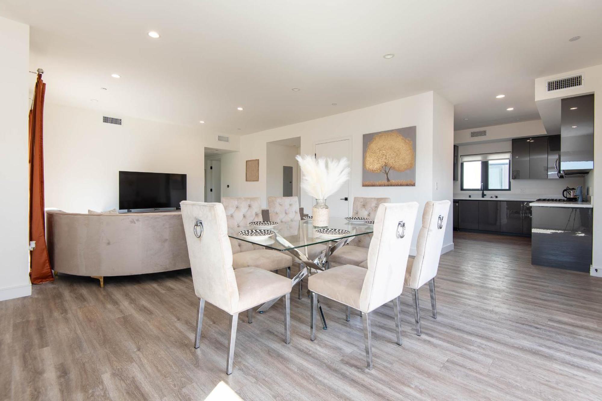 Regency Modern Apartments Glendale Exterior photo