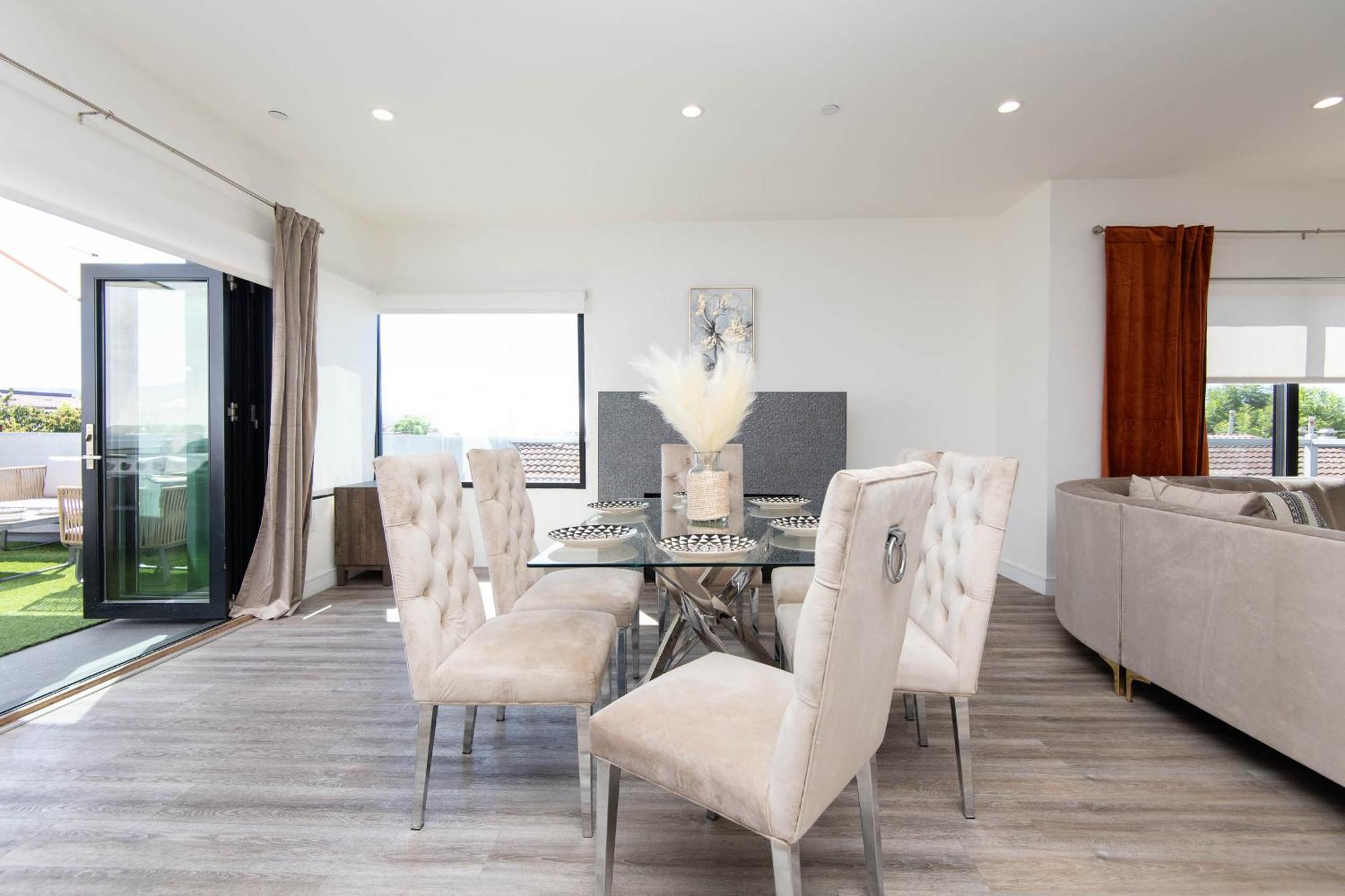 Regency Modern Apartments Glendale Exterior photo